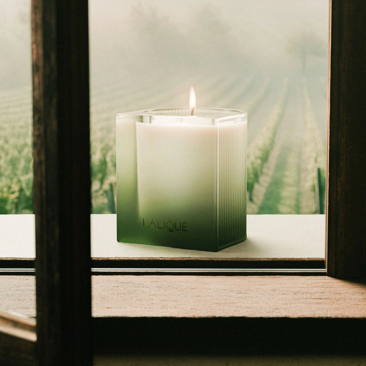 LALIQUE L’Escapade Scented Candle 220g