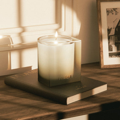 LALIQUE La Demeure Scented Candle 220g
